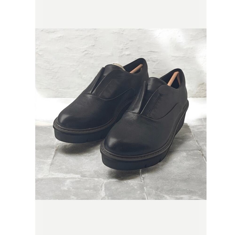 NWOB Clarks Women's Airabell Sky Black leather Size 7.5